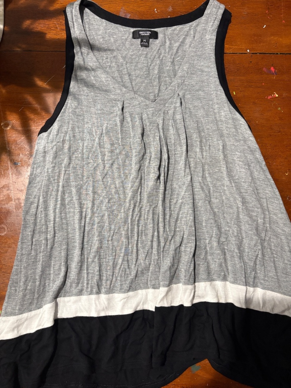 Simply Vera Vera Wang Gray Tank with Black Trim